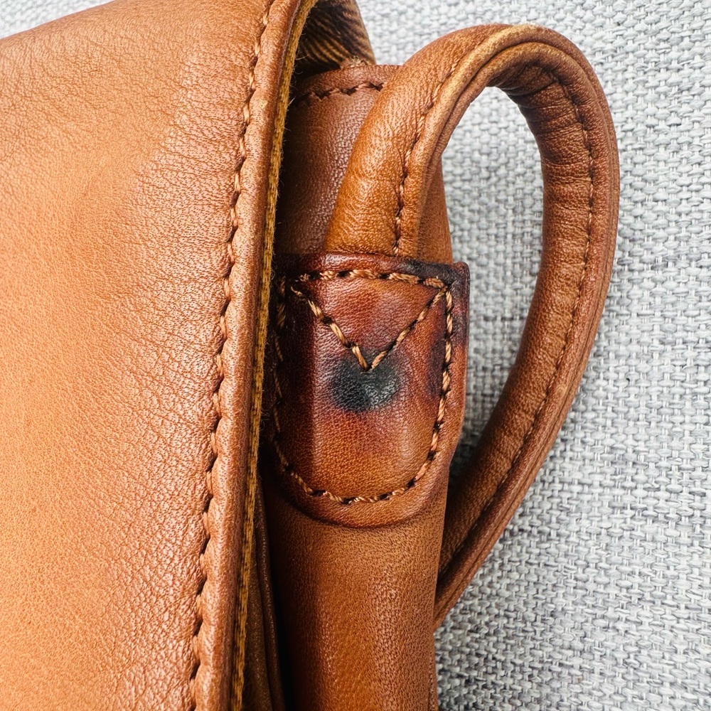 Fossil Crossbody - Picture 4 of 5